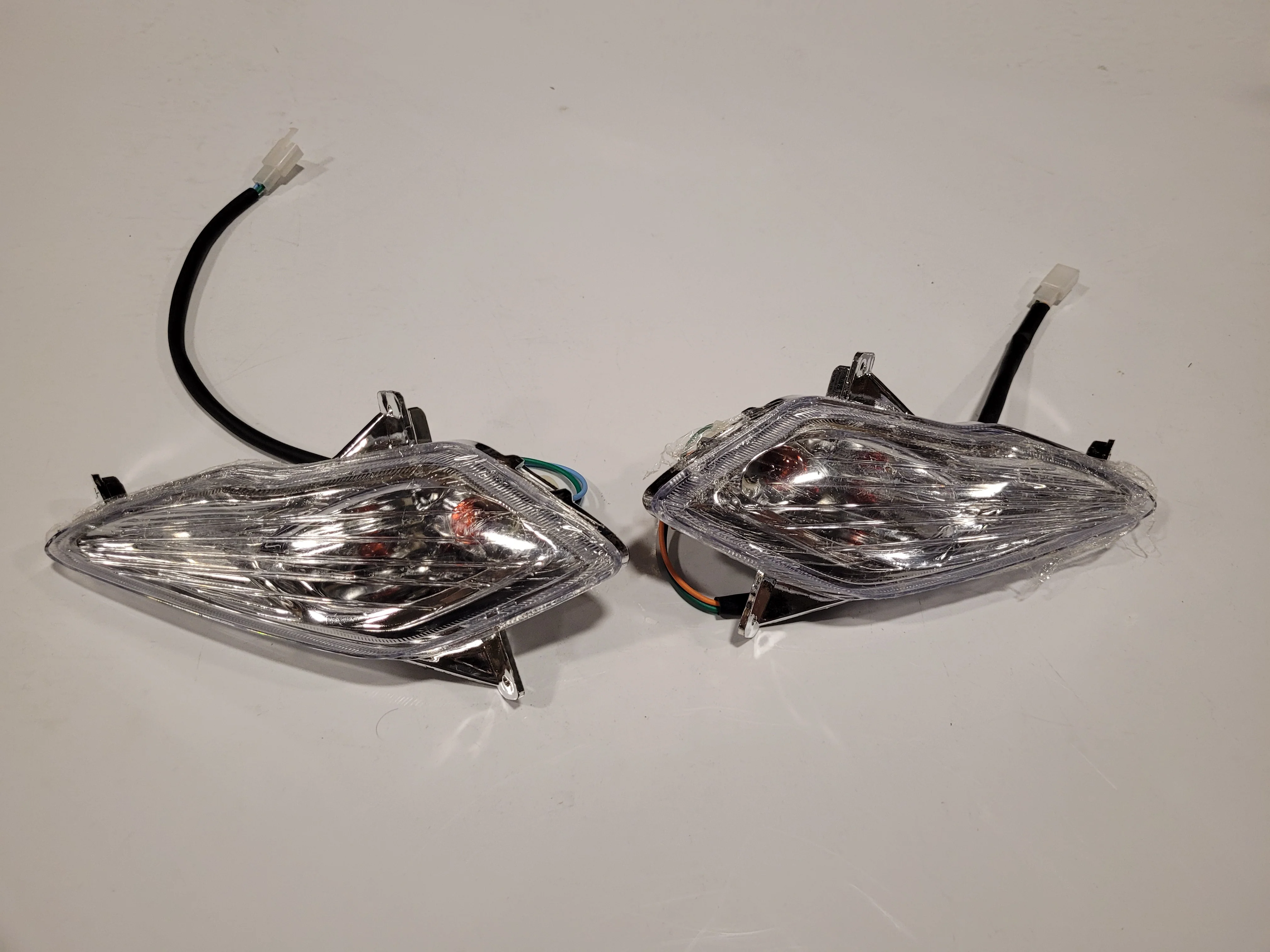 Front turn signal assembly left and right - PBC1365XL